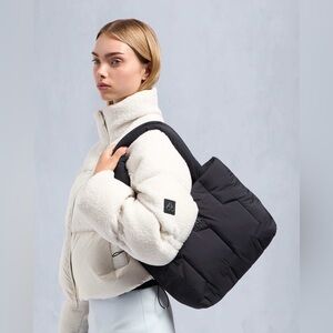 $325 MOOSE KNUCKLES ANGLINE BLACK NYLON PUFFER TOTE BAG 🚨SOLD OUT🚨